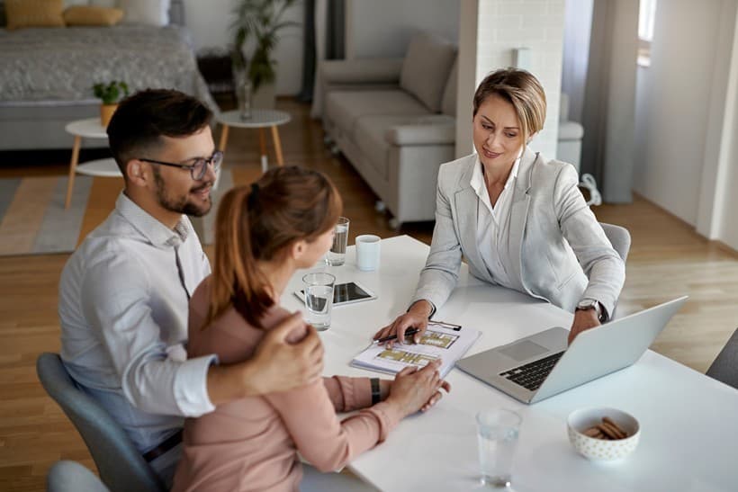 Inmobiliaria en Ares