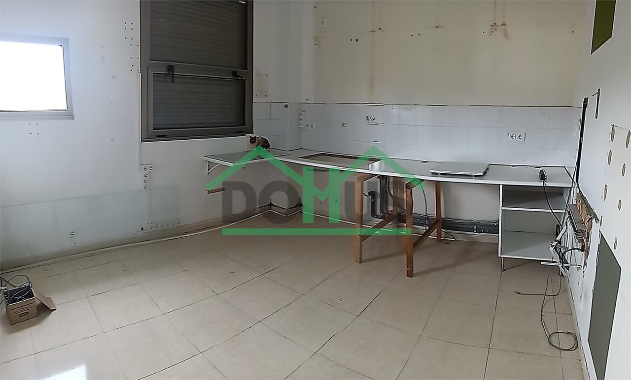 Foto 15 Local Comercial en Venta | Antigua Clínica Veterinaria Reformada – 76 m²